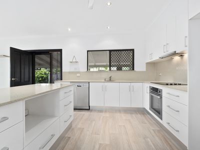 6 Walnut Street, Holloways Beach