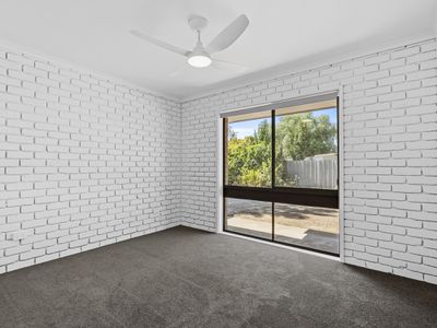 2 / 449 Cressy Street, Deniliquin