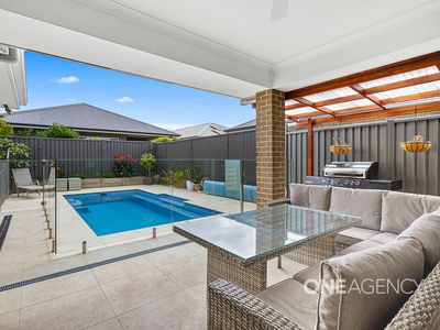 18 Honeybee Crescent, Calderwood