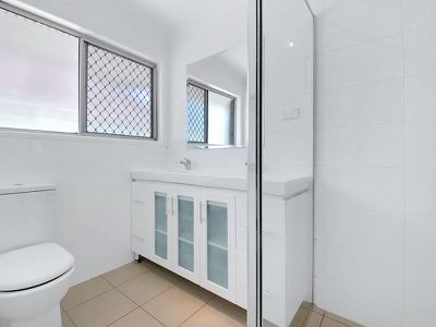 10 Wilpowell Street, Oxley