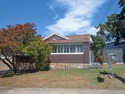 1 Stoney Creek Rd, Beverly Hills