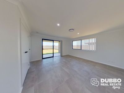 129 Champagne Drive, Dubbo