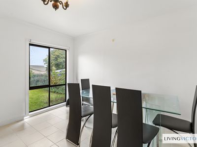 14 Welwyn Parade, Deer Park