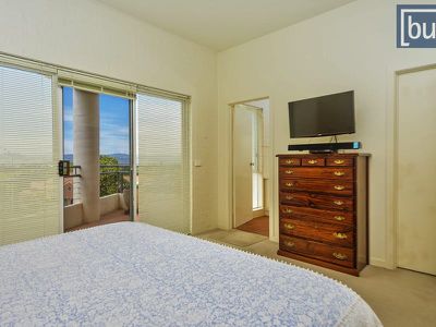 4 Maynet Pl, West Albury