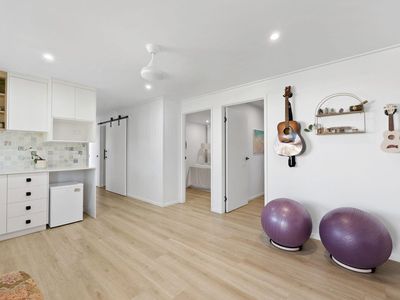 24 Lindeman Avenue, Slade Point