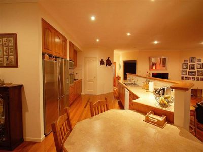 9 Cove Boulevard, River Heads