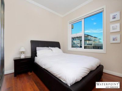 27 / 5 Bay Drive, Meadowbank