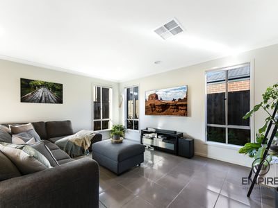 13 Savage Way, Clyde North