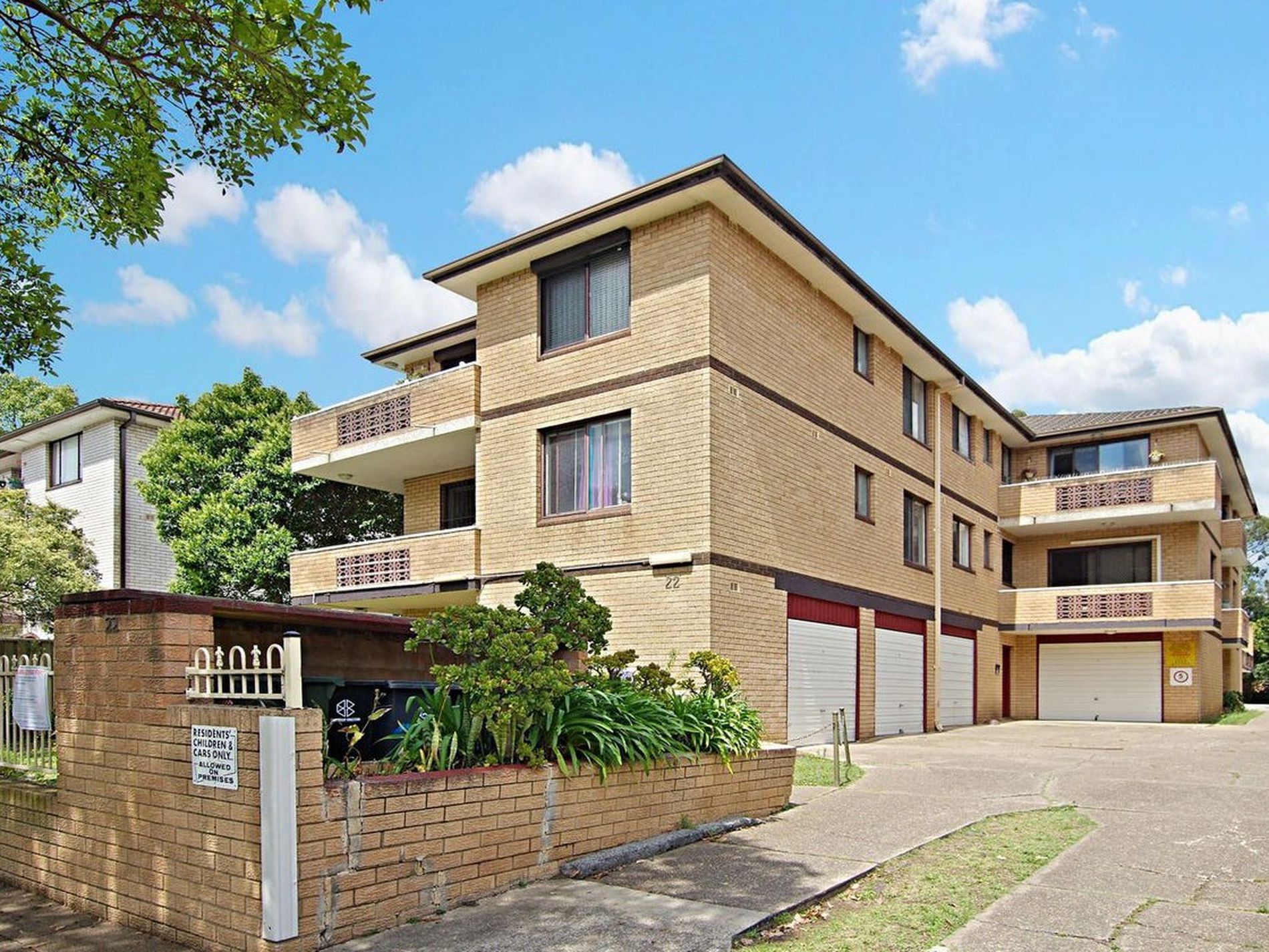 8 / 22 Fairmount Street, Lakemba