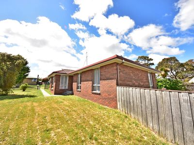 24 Sassafras Crescent, Rocherlea