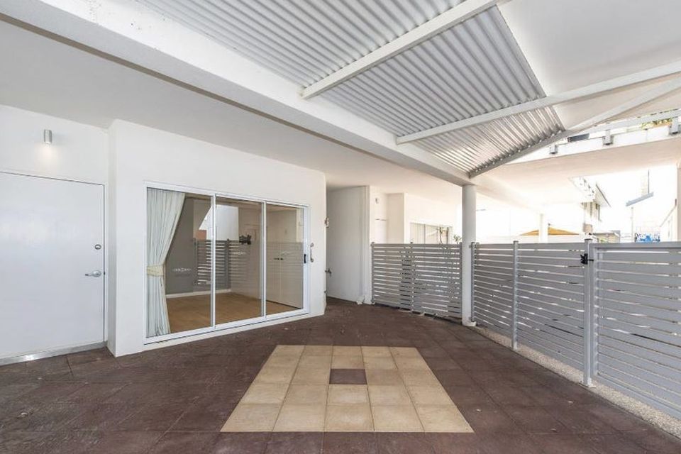 2 / 216 Arcadia Dr, Shoalwater