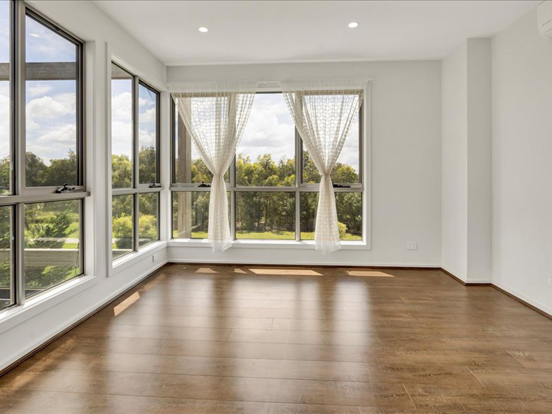 34 Luxe Terrace, Point Cook
