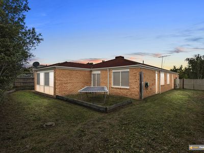 8 Colwyn Drive, Narre Warren South