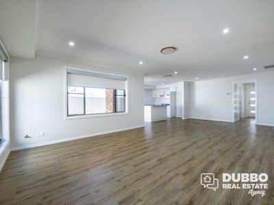 14 Ebor Way, Dubbo