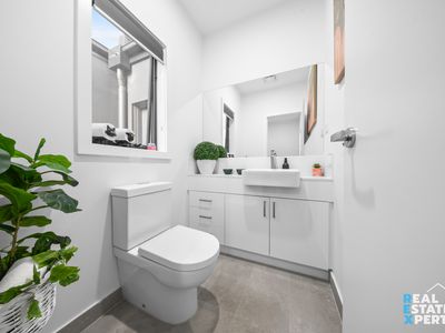 8 Success Place, Hampton Park
