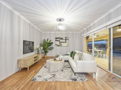 5 Scarlet Close, Tapping