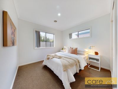 19 Marblelight Way, Clyde North