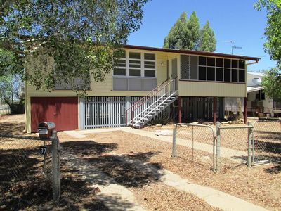 37 QUARRIAN ROAD, Longreach