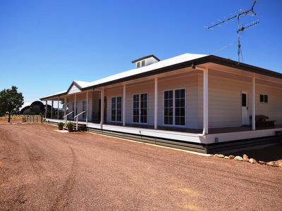 2 Little Curlew Court, Longreach