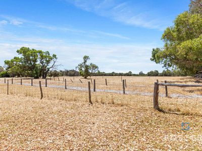 1324 Thomas Road, Oakford