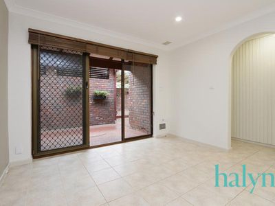 2 / 34 Henley Street, Como