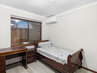 79 Grenadier Drive, Thornlie