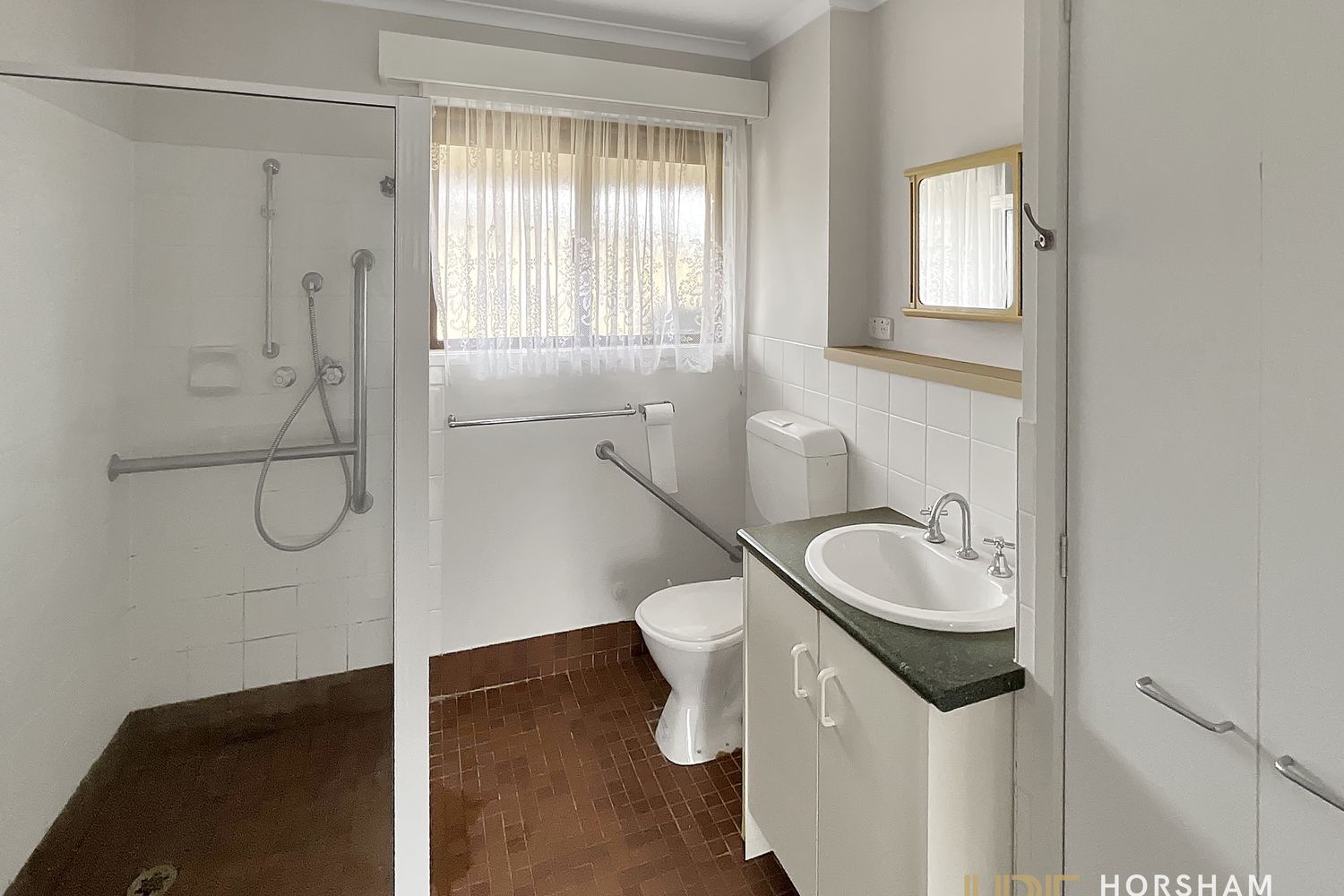 13 Shalom Place, Horsham
