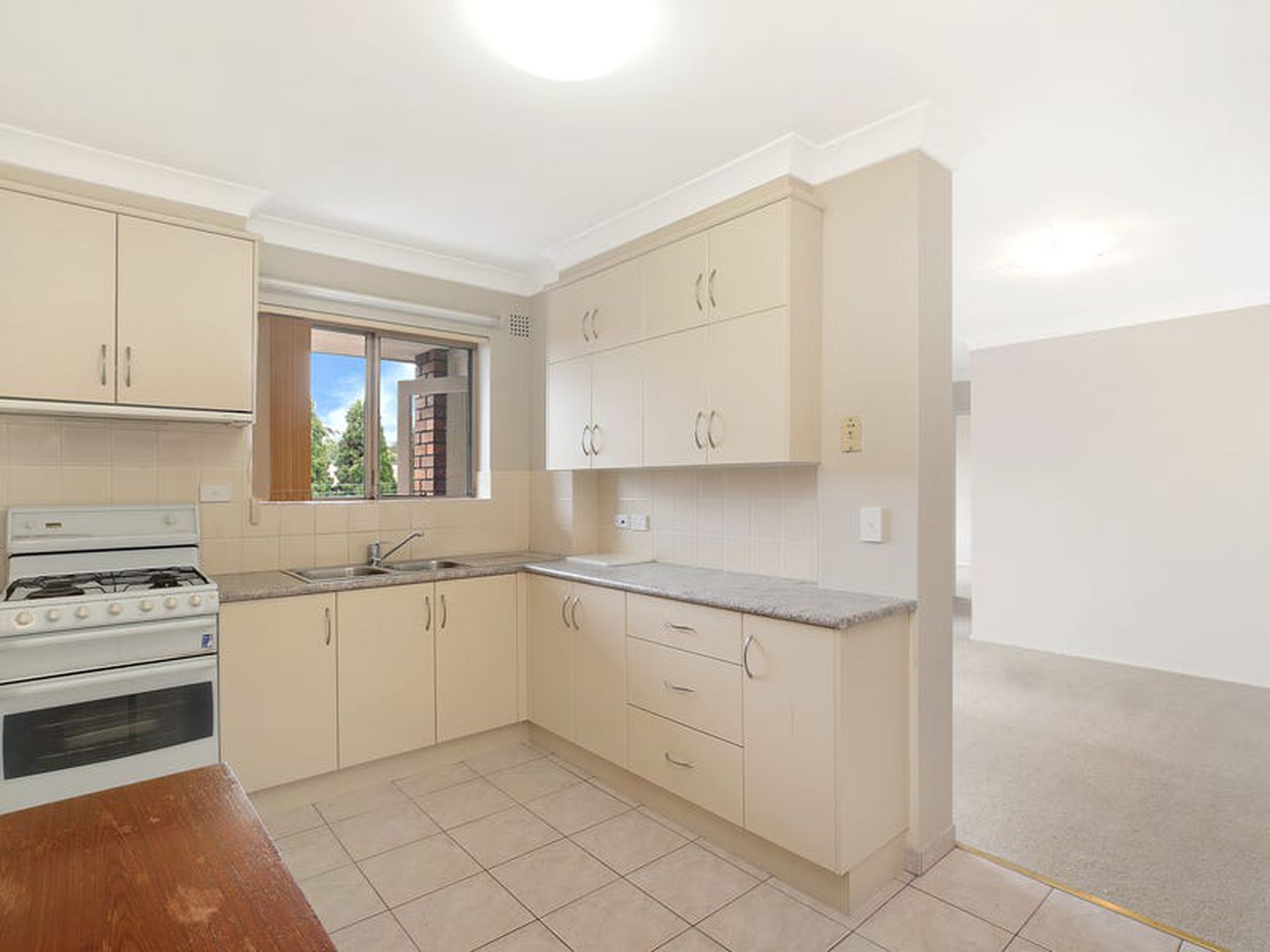 9 / 30 Barber Avenue, Eastlakes