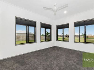 86 Crystal Crescent, Alice River