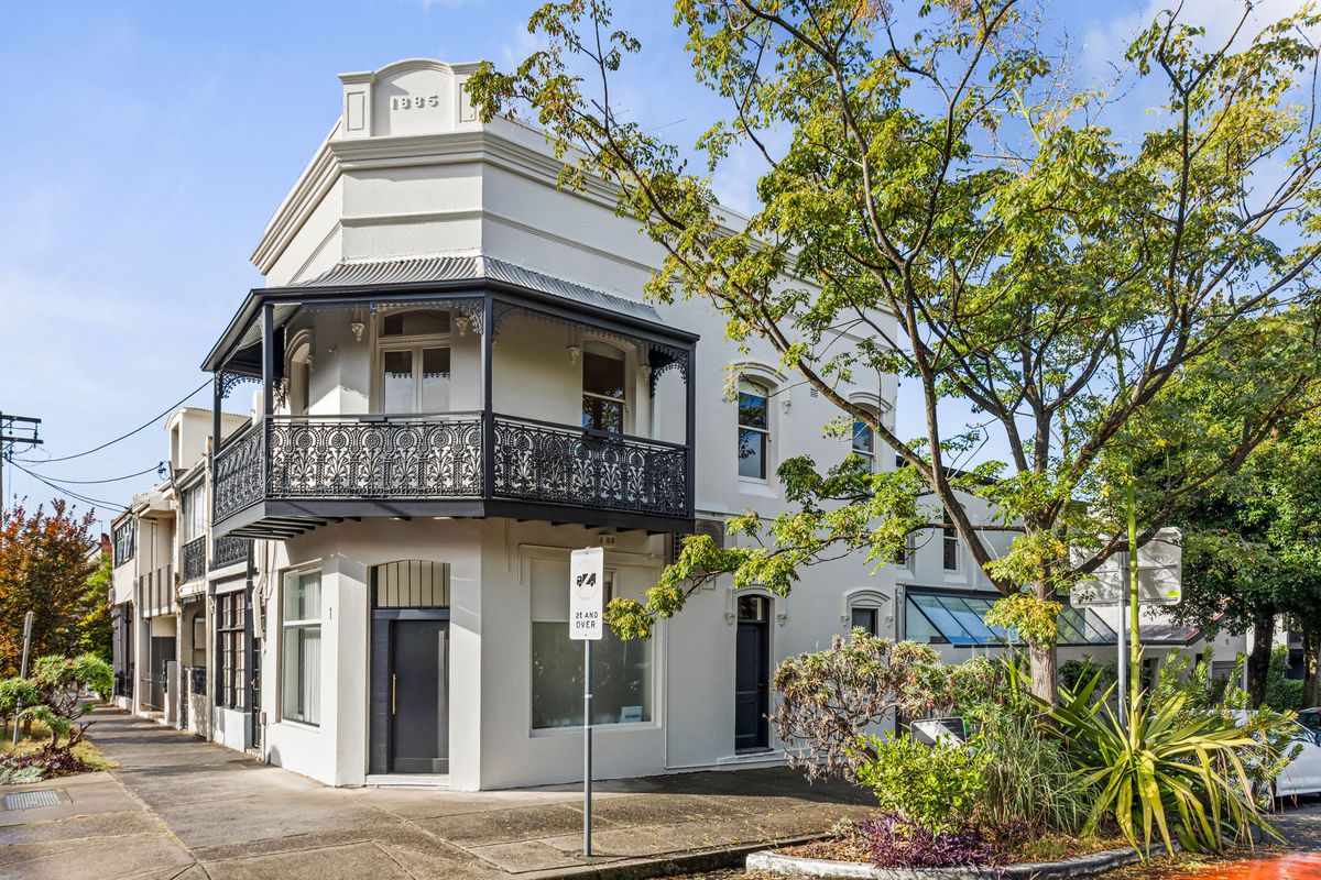 Flat / 1 Ebley Street, Bondi Junction