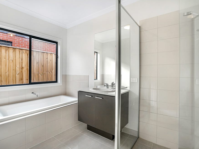 18 Copper Way, Tarneit