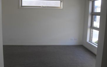 2 / 34 Sing Street, Berwick