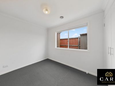 34 Manchester Boulevard, Officer