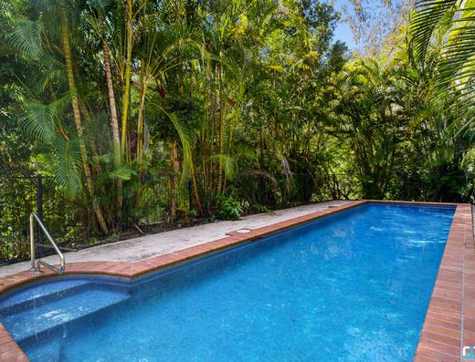 Iconic Garth Chapman Queenslander in a Peaceful Lakeside Setting image 20