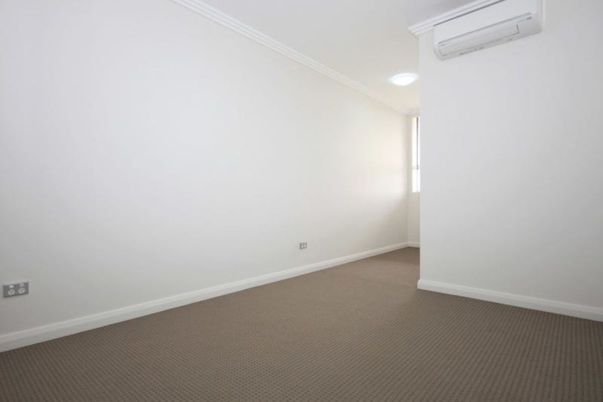 P409 / 81 Courallie Avenue, Homebush West