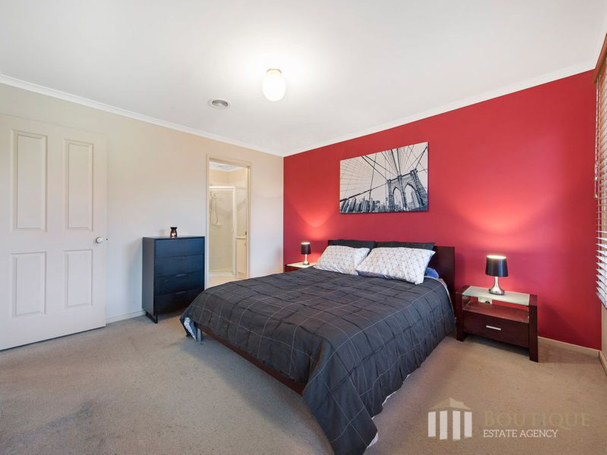10 Tranter Square, Lynbrook