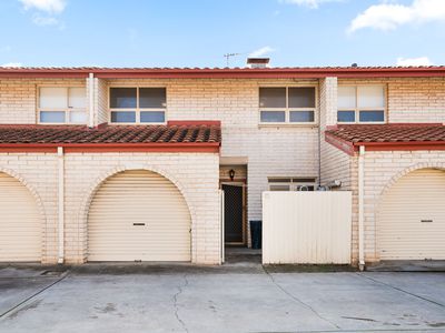 5 / 5 Mooloola Way, West Lakes Shore