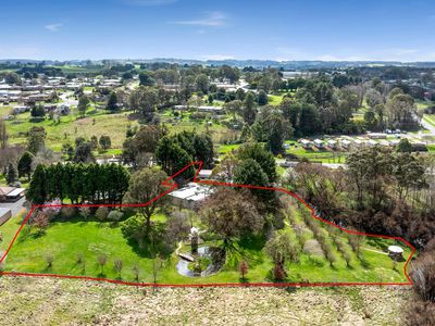 6 Carrington Street, Crookwell