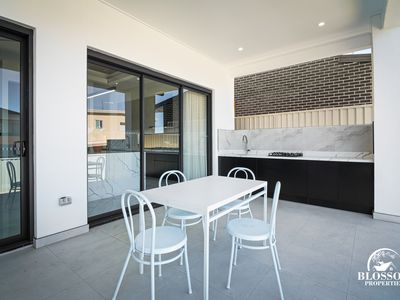 16 Sculptor Street, Box Hill
