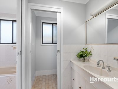 6 Taurus Spur, Narrawallee