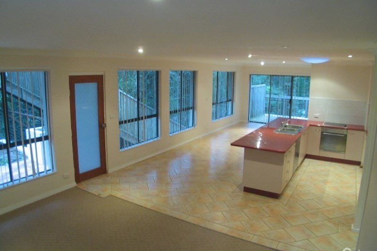 1 / 5 Palmgrove Place, North Avoca