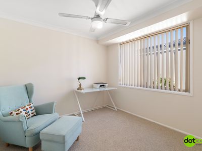 2 Hawker Close, Hamlyn Terrace