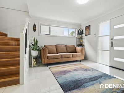 2 / 12 First Street, Kingswood