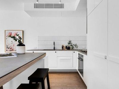 B413 / 810 Elizabeth Street, Waterloo