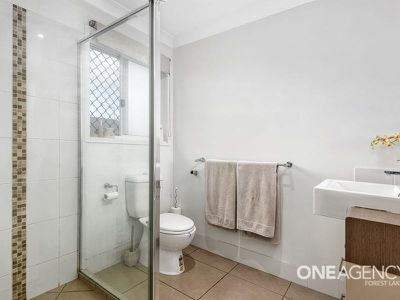 8 St Marys Cl, Doolandella