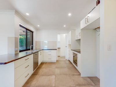 8 Strover Court, Springwood