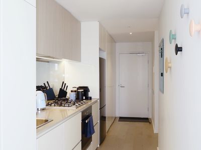 Stylish Waterfront Apartment, Docklands