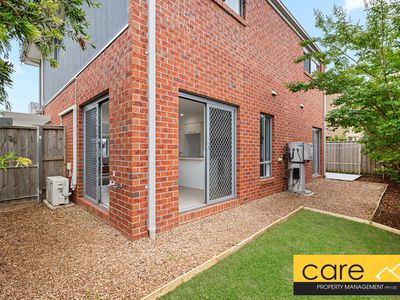 25 O'Meara Cres, Cranbourne East