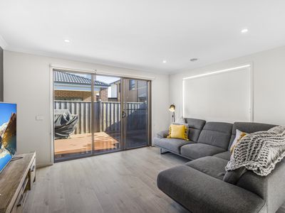 12 Bessie Drive, Cranbourne West