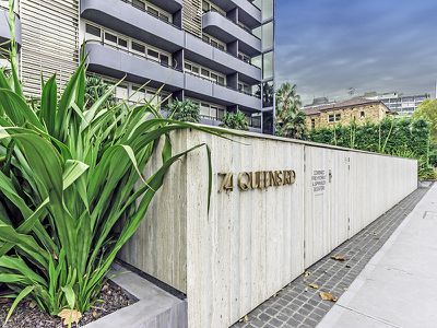 417 / 74 Queens Road, Melbourne
